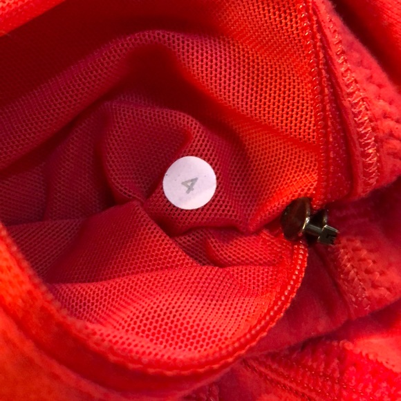 Lululemon jacket size 4 - Picture 2 of 10